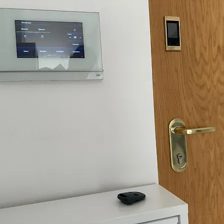 Topiel 18 Executive Apartmán Varšava