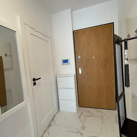 Topiel 18 Executive Apartment *